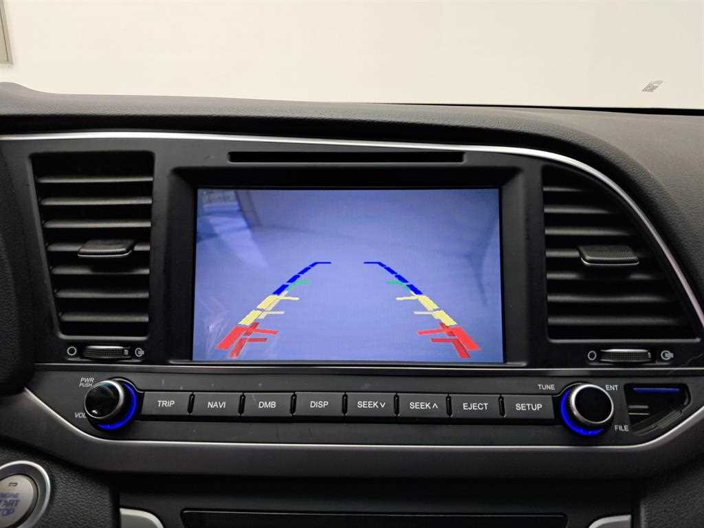 HYUNDAI Avante - Vista 10