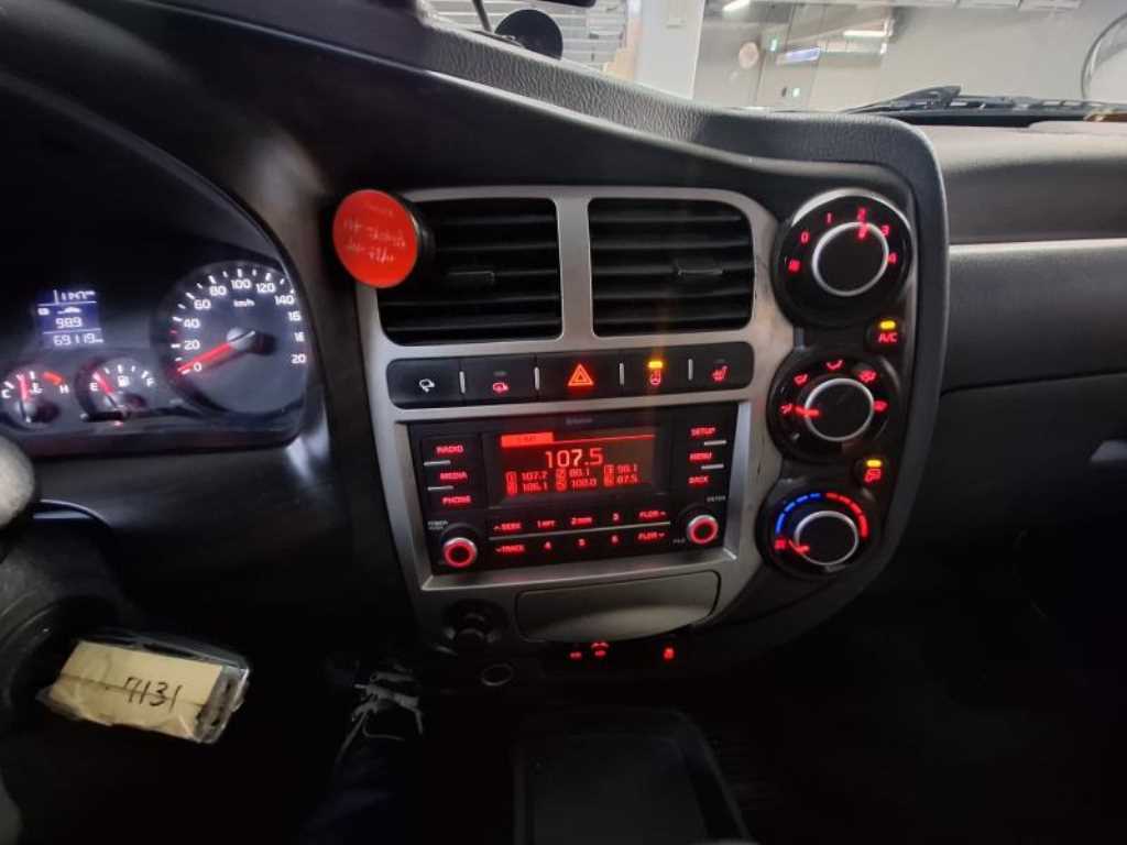 Small Truck Complaint (complaint vehicle) - Vista 12