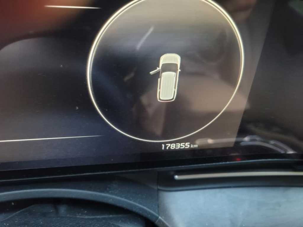KIA Carnival - Vista 3