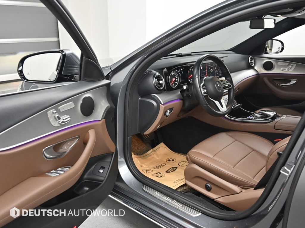 Mercedes Benz E class - Vista 11