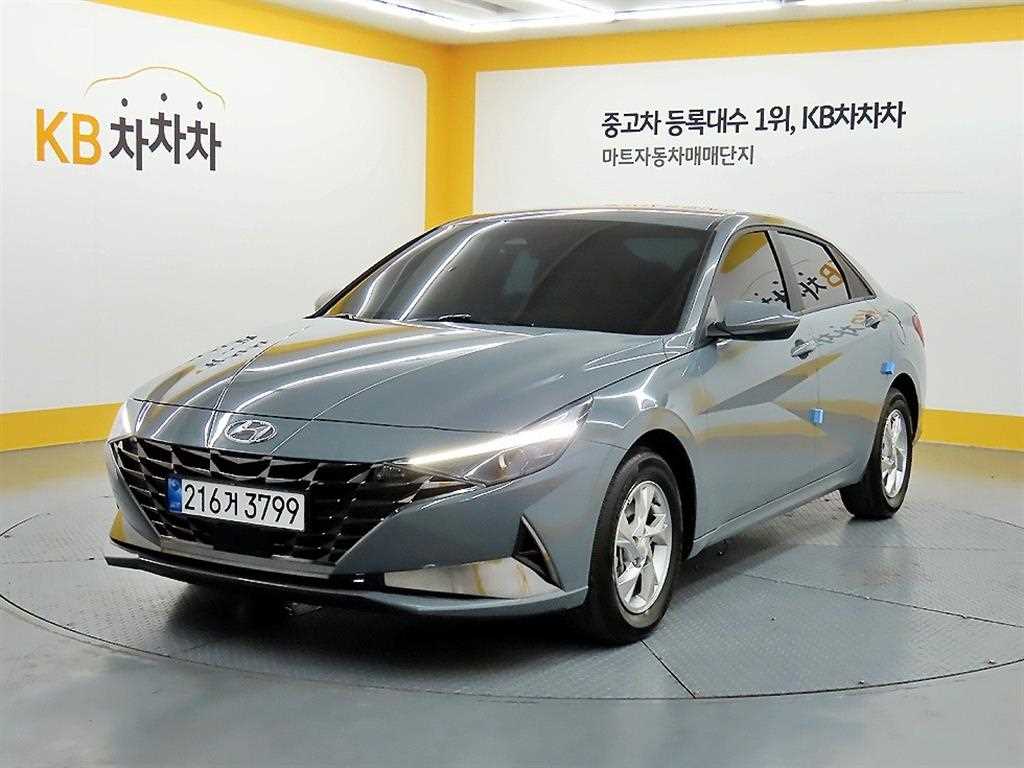 HYUNDAI Avante - Vista 2