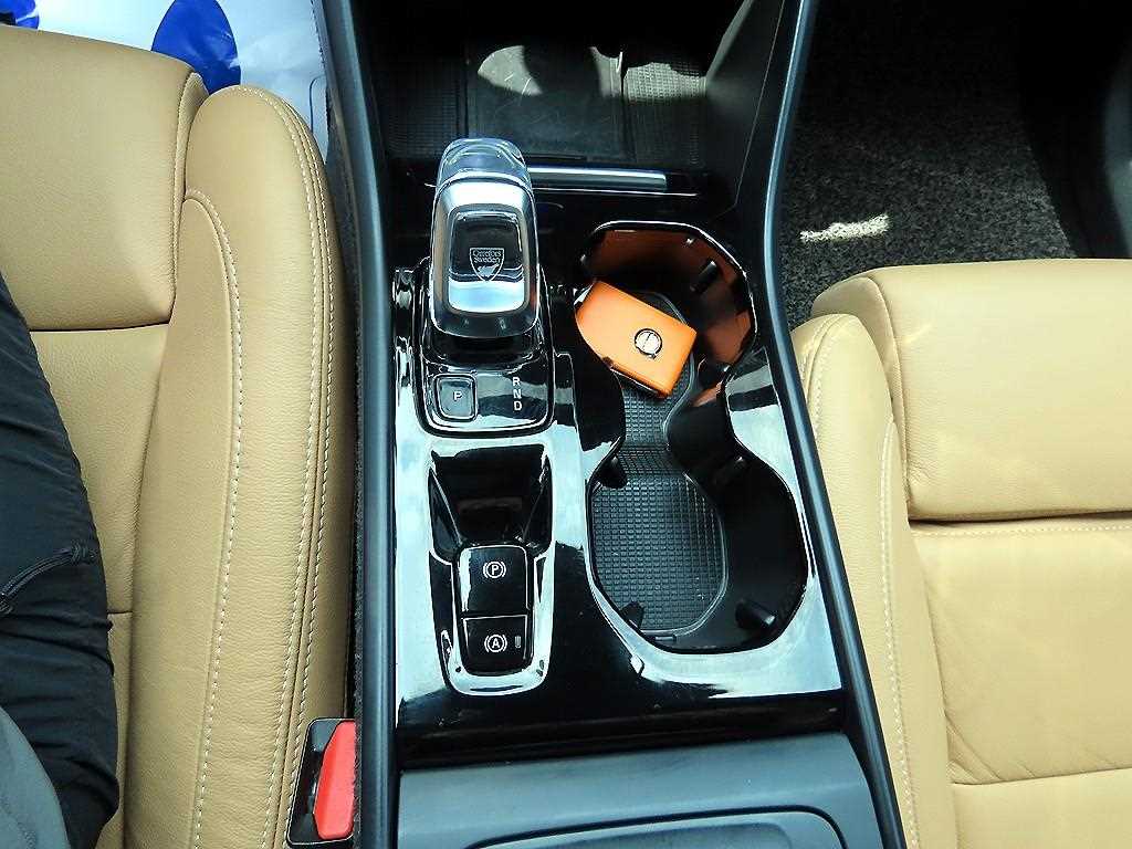 Volvo XC40 - Vista 10