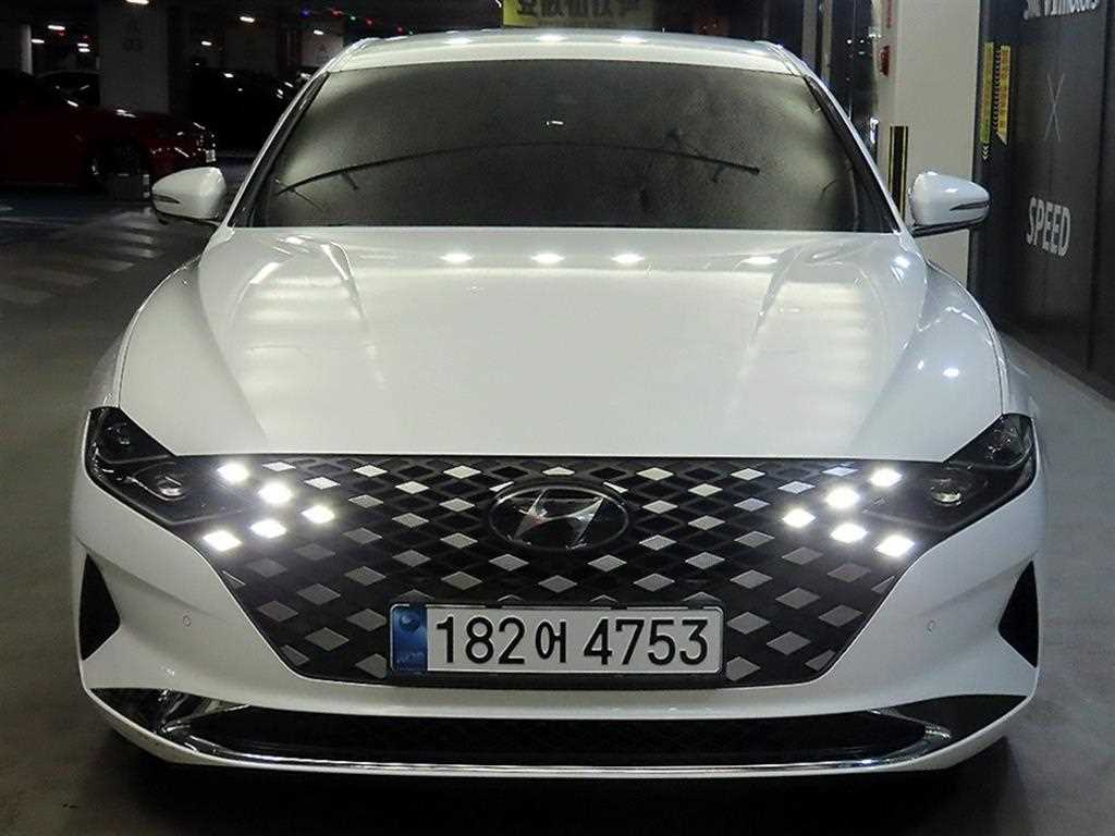 HYUNDAI Grandeur - Vista 2
