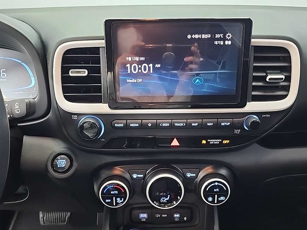 HYUNDAI Venue - Vista 10