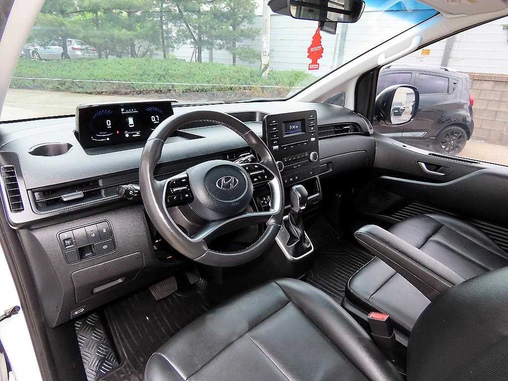 HYUNDAI Staria - Vista 7