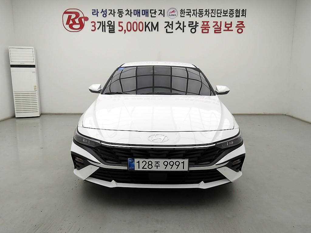 HYUNDAI Avante - Vista 2