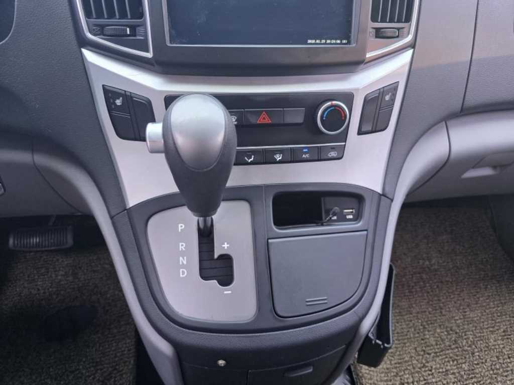HYUNDAI Starex 2018 Blanco - Importación desde Corea - HF Imports Iquique - Foto 15