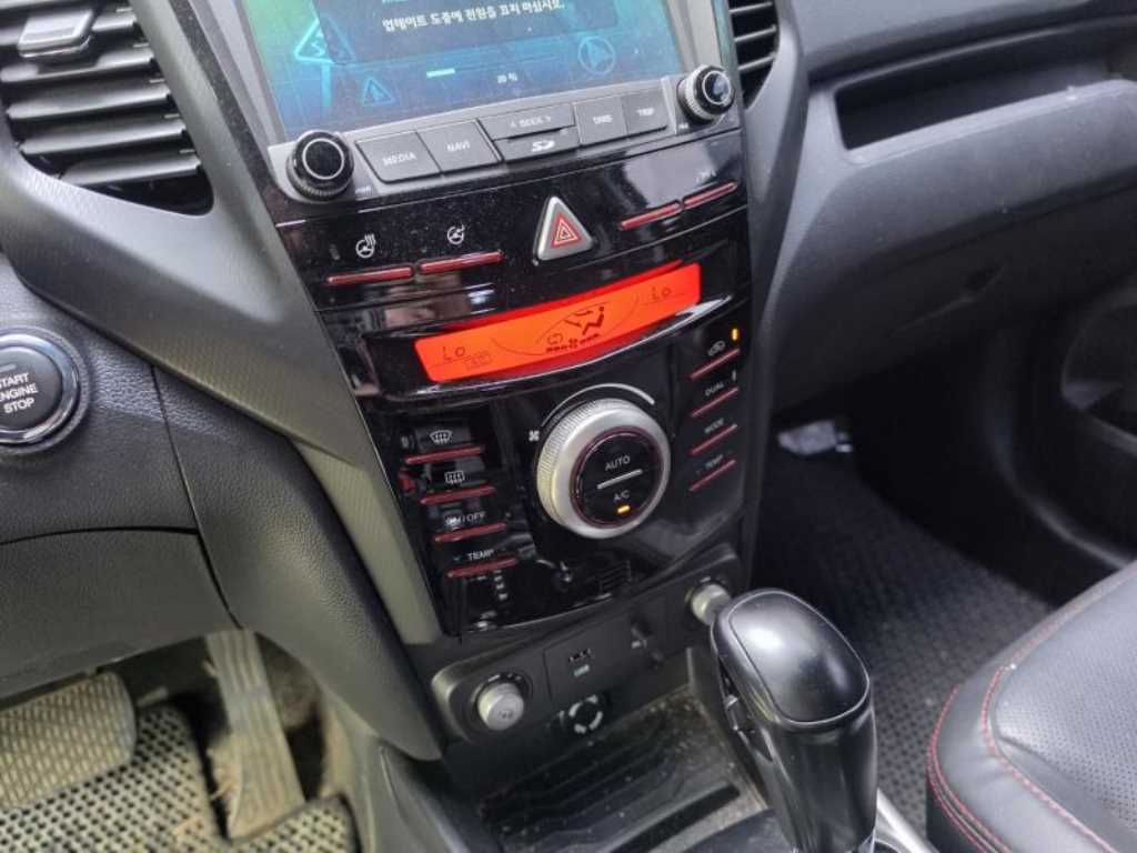 Ssangyong Tivoli - Vista 6
