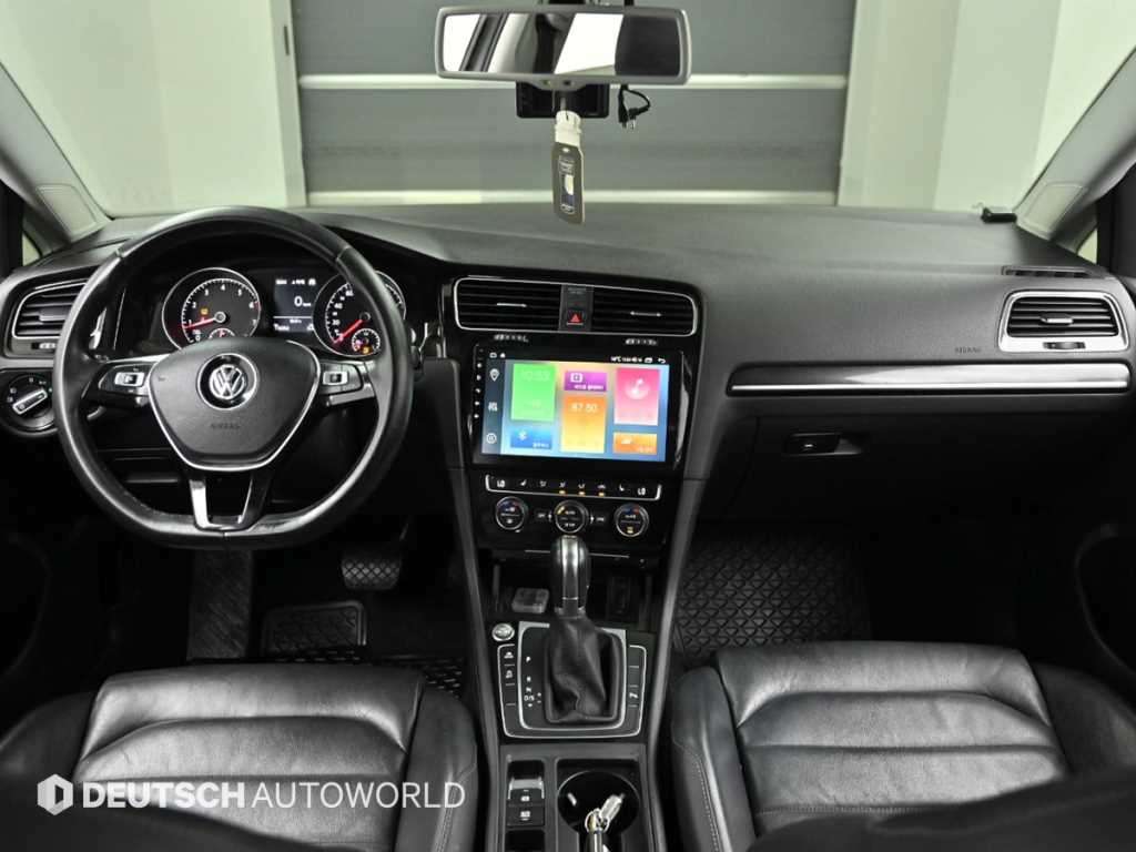 Volkswagen Golf - Vista 8