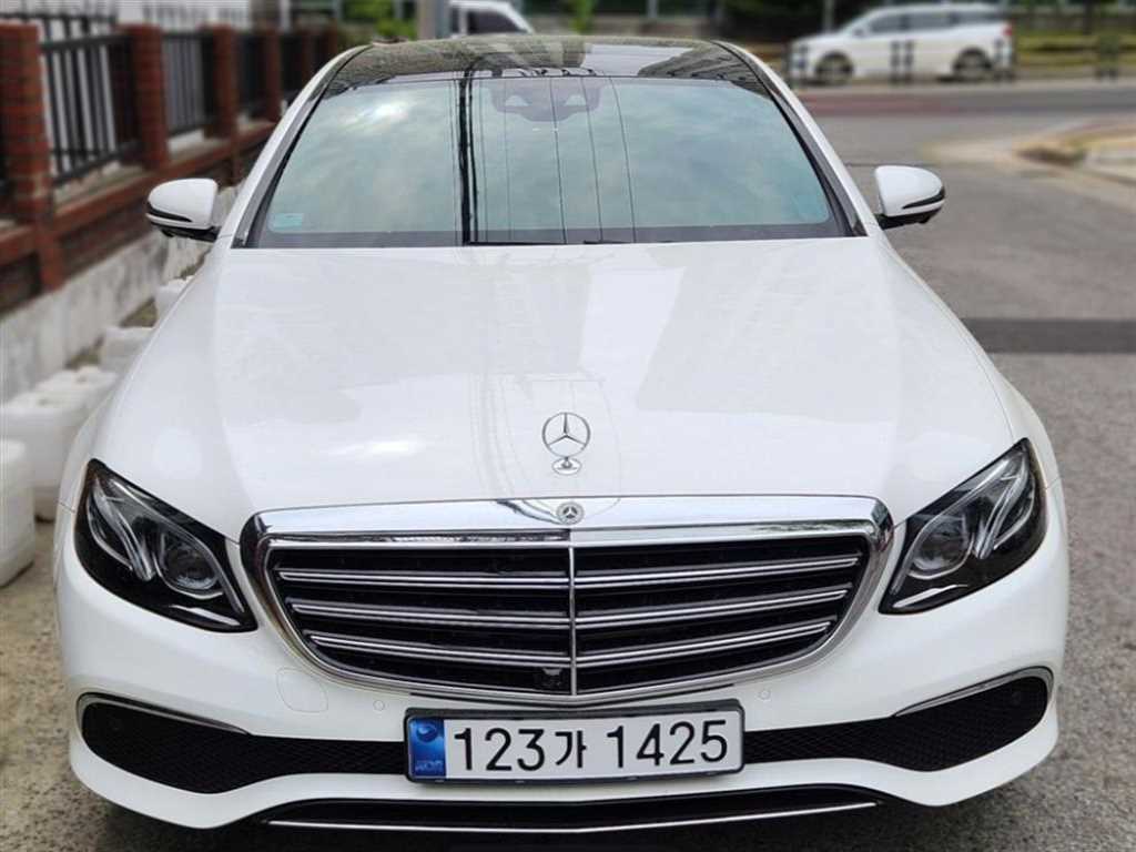 Mercedes Benz E class 2019 Blanco - Importación desde Corea - HF Imports Iquique - Foto 1