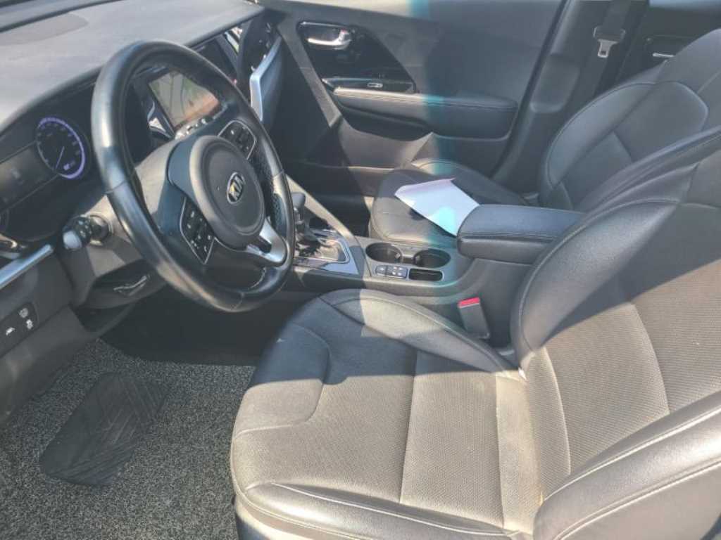 KIA Niro - Vista 8