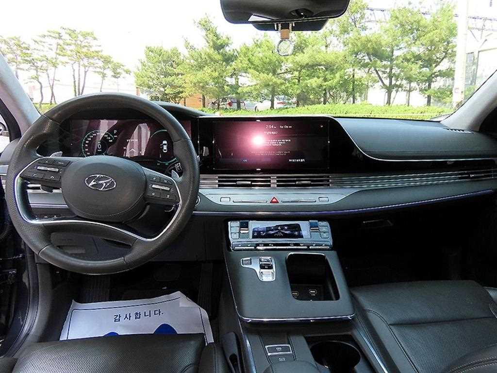 HYUNDAI Grandeur - Vista 7