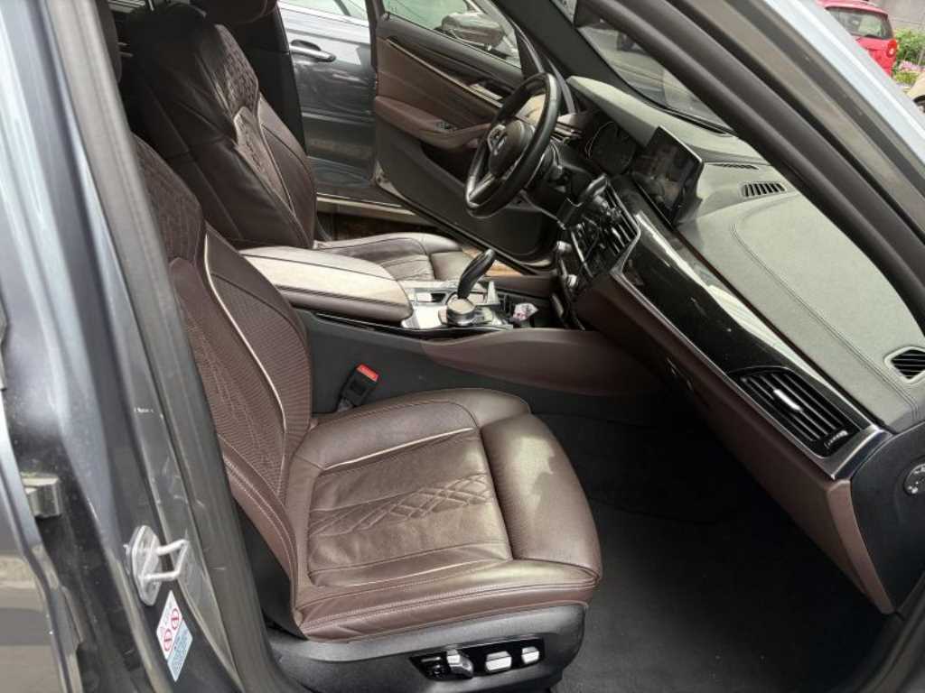 BMW 5 Series - Vista 7