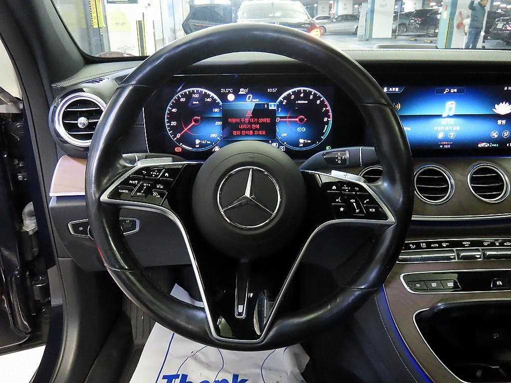 Mercedes Benz E class - Vista 8