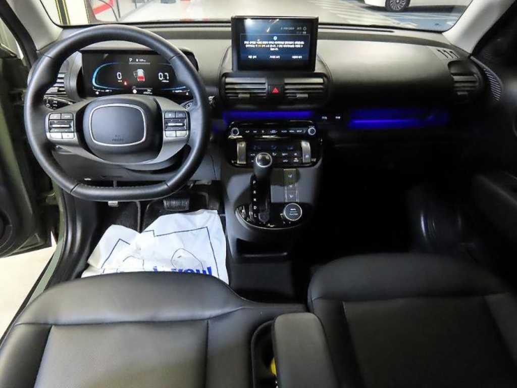 HYUNDAI Casper - Vista 10