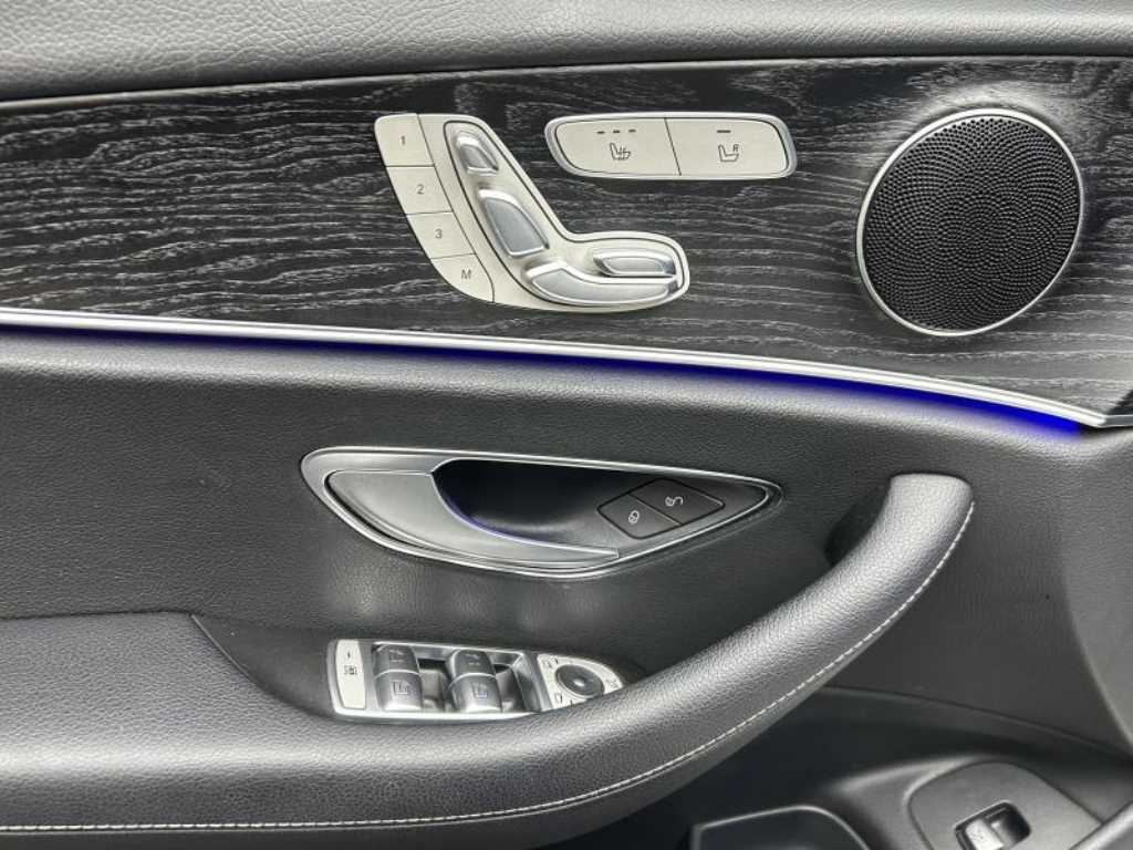 Mercedes Benz E class - Vista 11