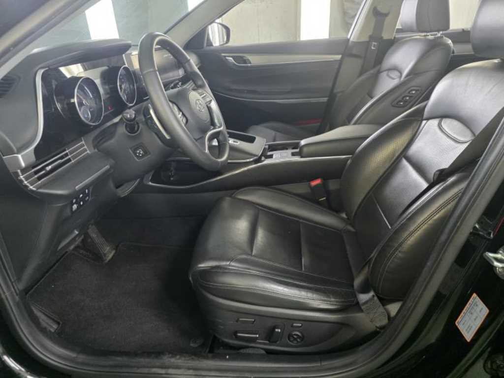 HYUNDAI Grandeur - Vista 12