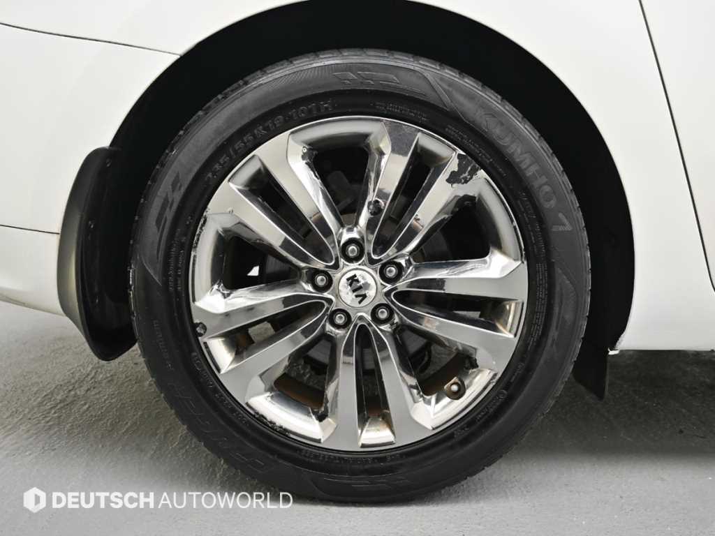 KIA Carnival - Vista 5