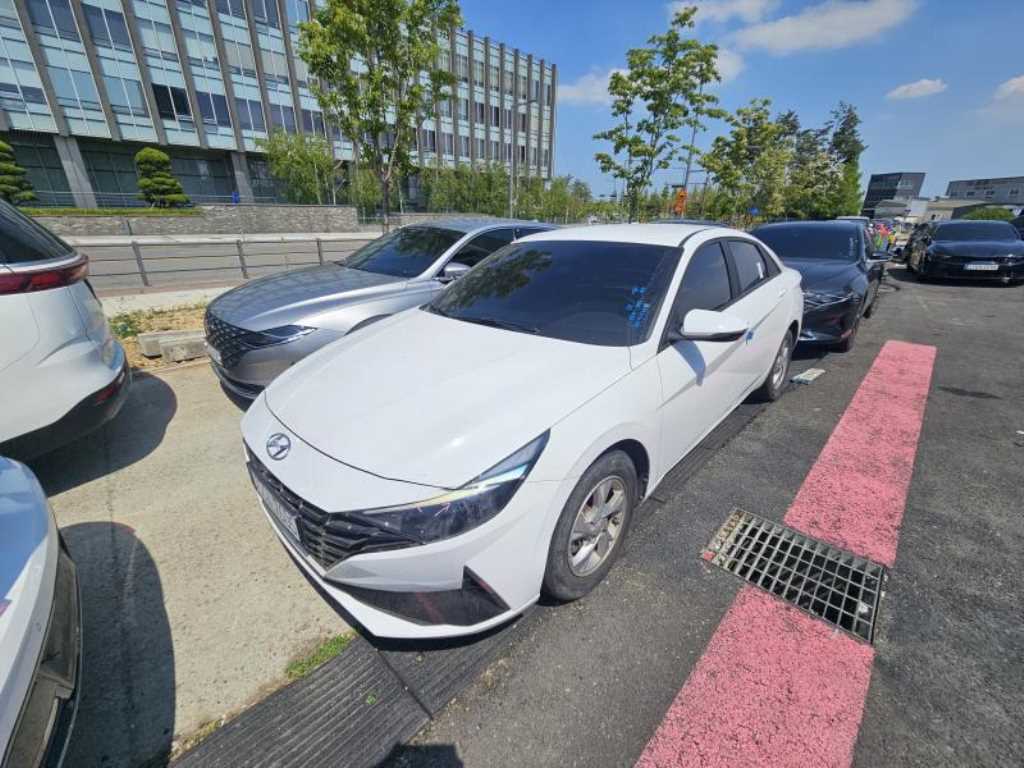 HYUNDAI Avante - Vista 3