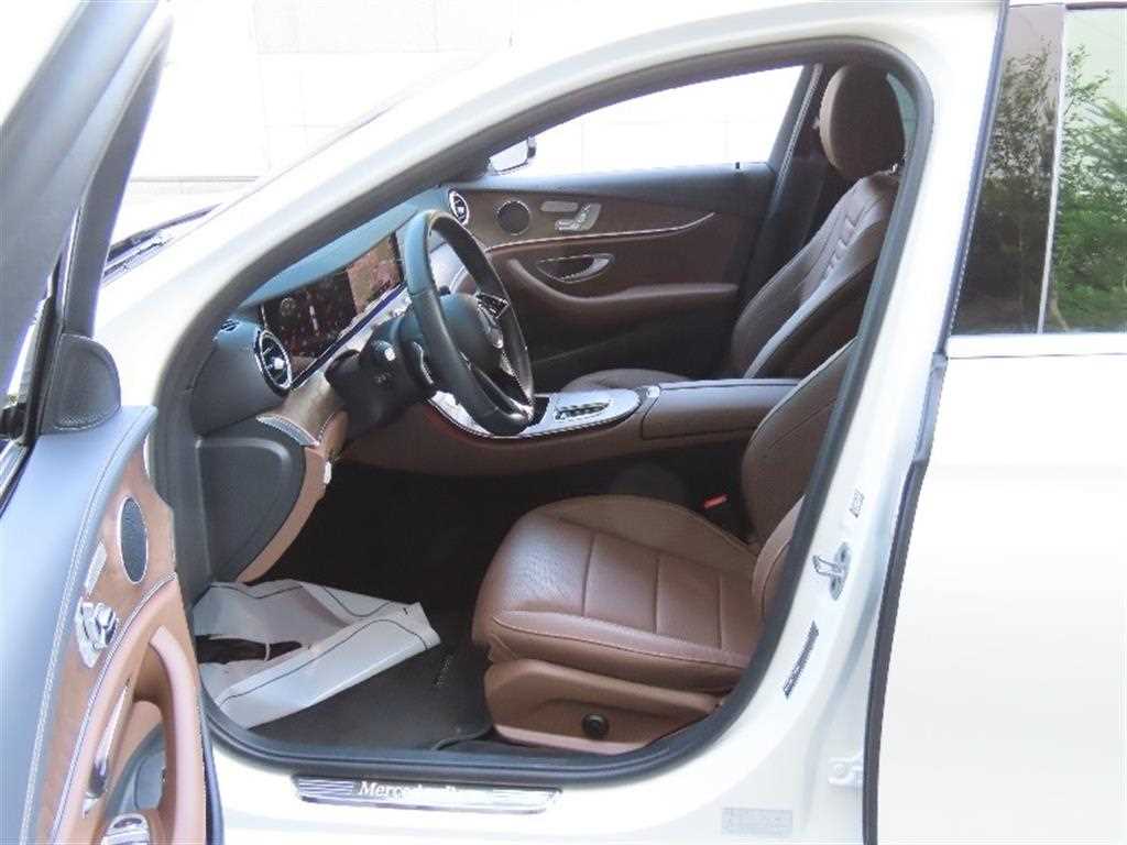 Mercedes Benz E class - Vista 12
