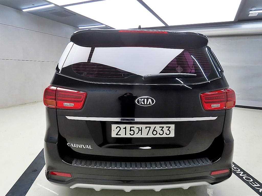 KIA Carnival - Vista 3