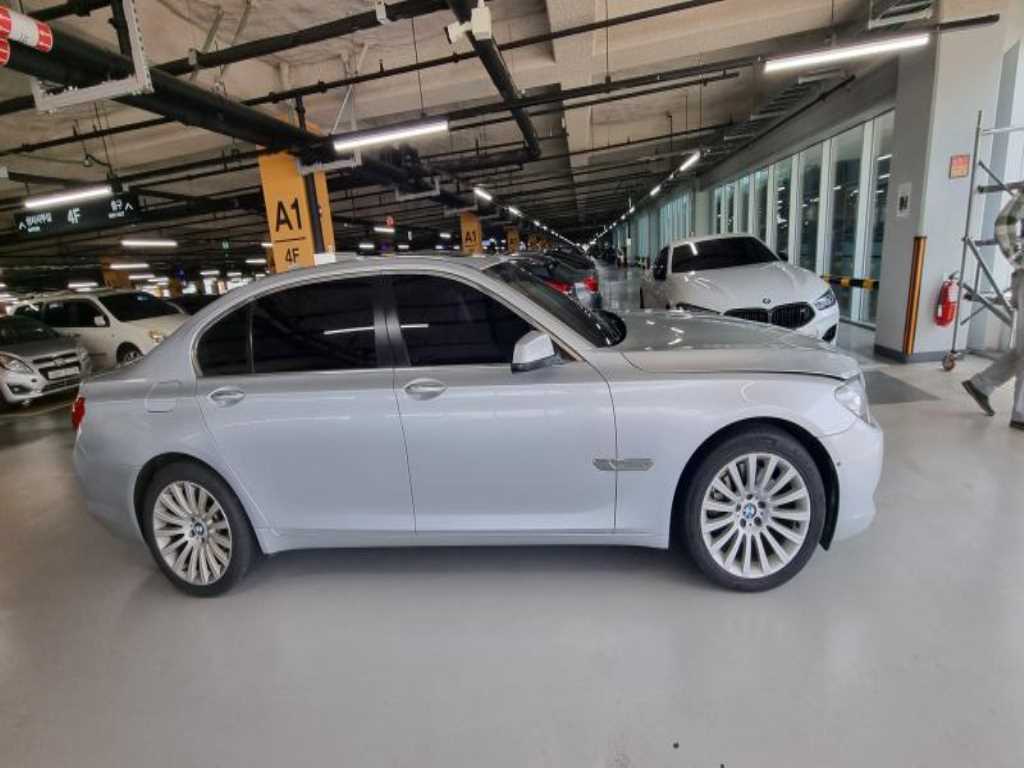 BMW 7 Series - Vista 3