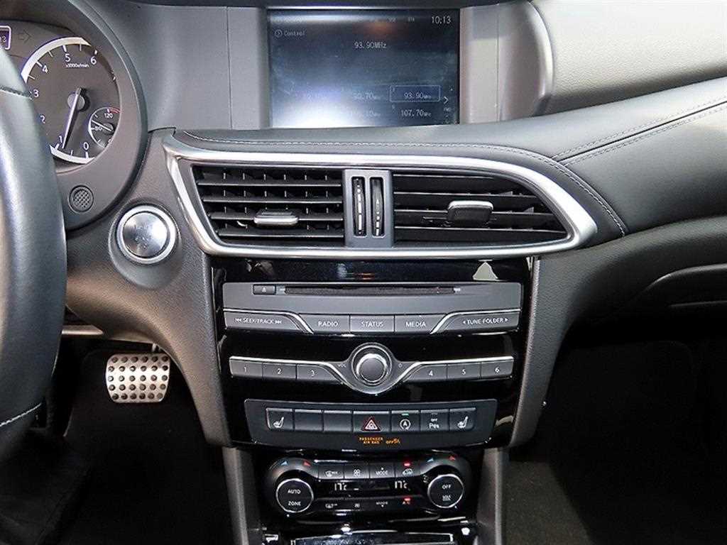 Infiniti Q - Vista 12