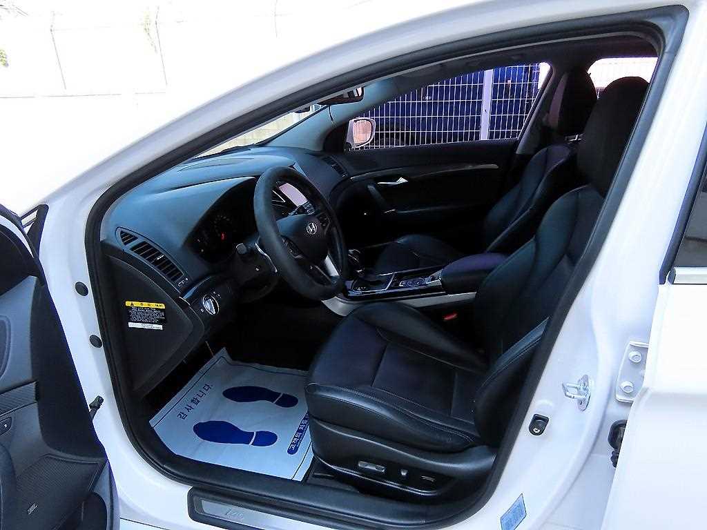 HYUNDAI i40 - Vista 5
