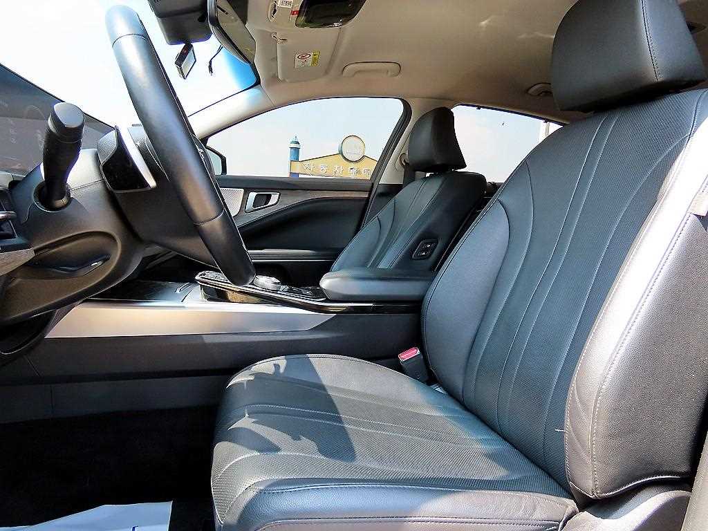 KIA K8 - Vista 5