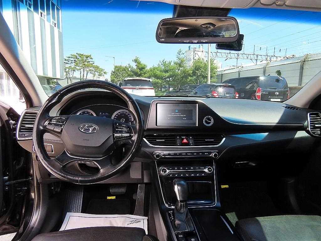 HYUNDAI Grandeur - Vista 7