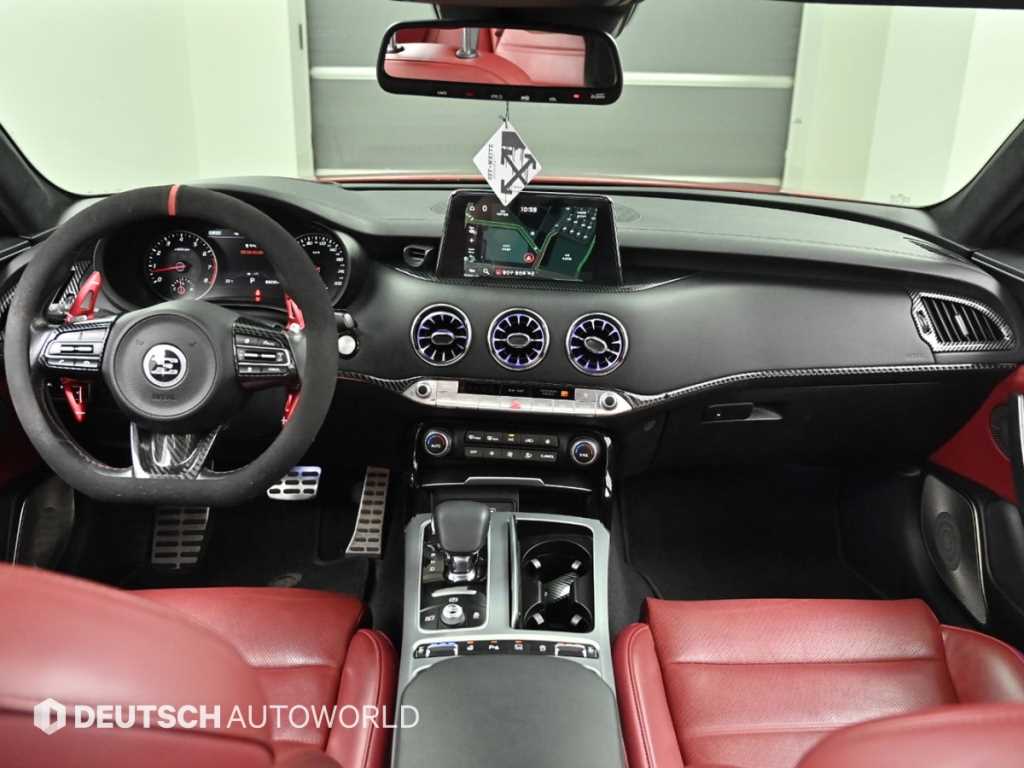 KIA Stinger - Vista 8