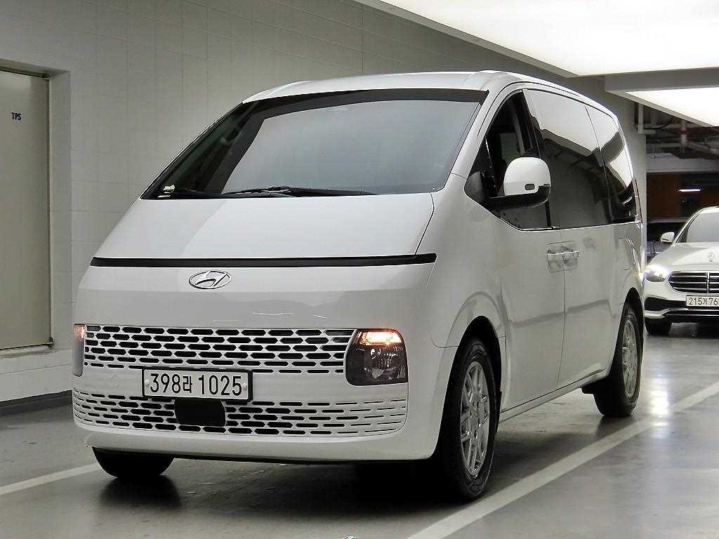 HYUNDAI Staria - Vista 2