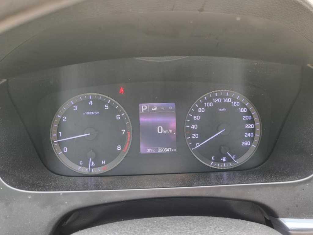 HYUNDAI Sonata - Vista 2