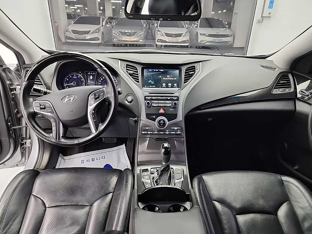 HYUNDAI Grandeur - Vista 7