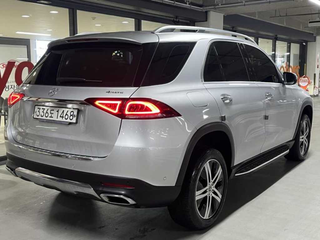 Mercedes Benz GLE Class - Vista 4
