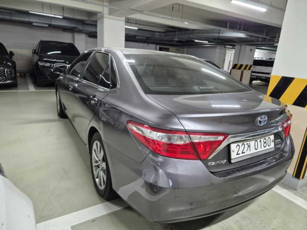 Toyota Camry - Vista 4