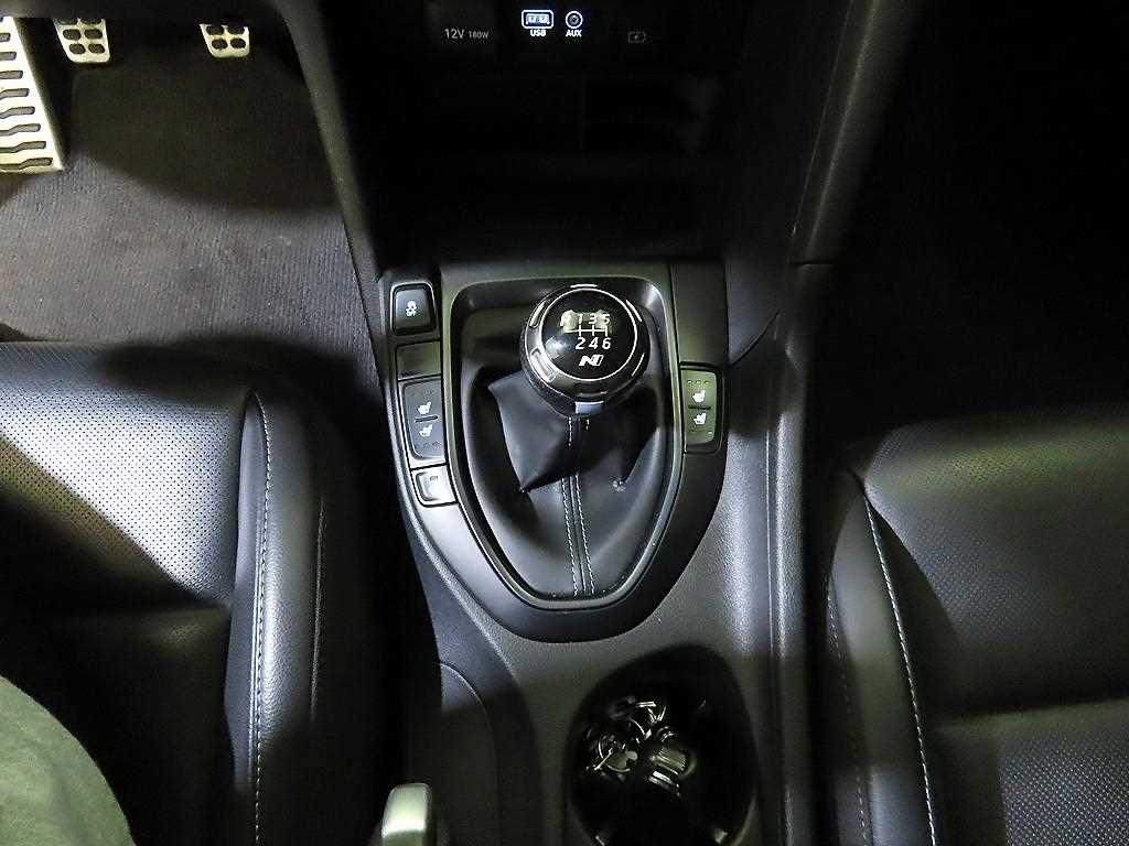 HYUNDAI Veloster - Vista 12