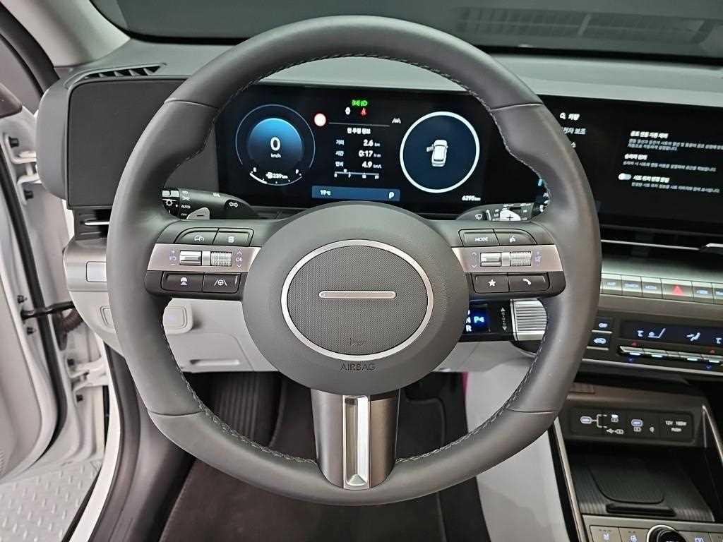 HYUNDAI Kona - Vista 9