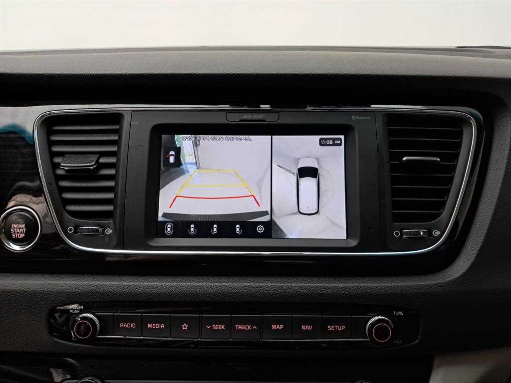 KIA Carnival - Vista 10
