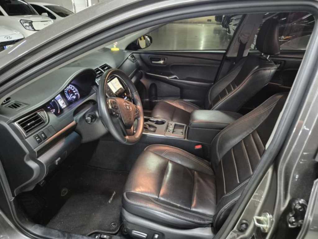 Toyota Camry - Vista 7