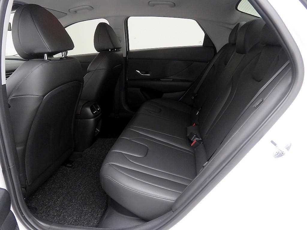 HYUNDAI Avante - Vista 6