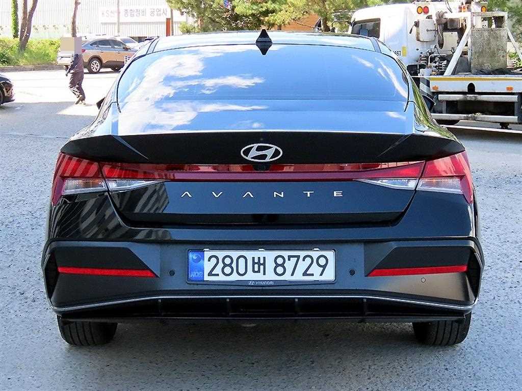 HYUNDAI Avante - Vista 4