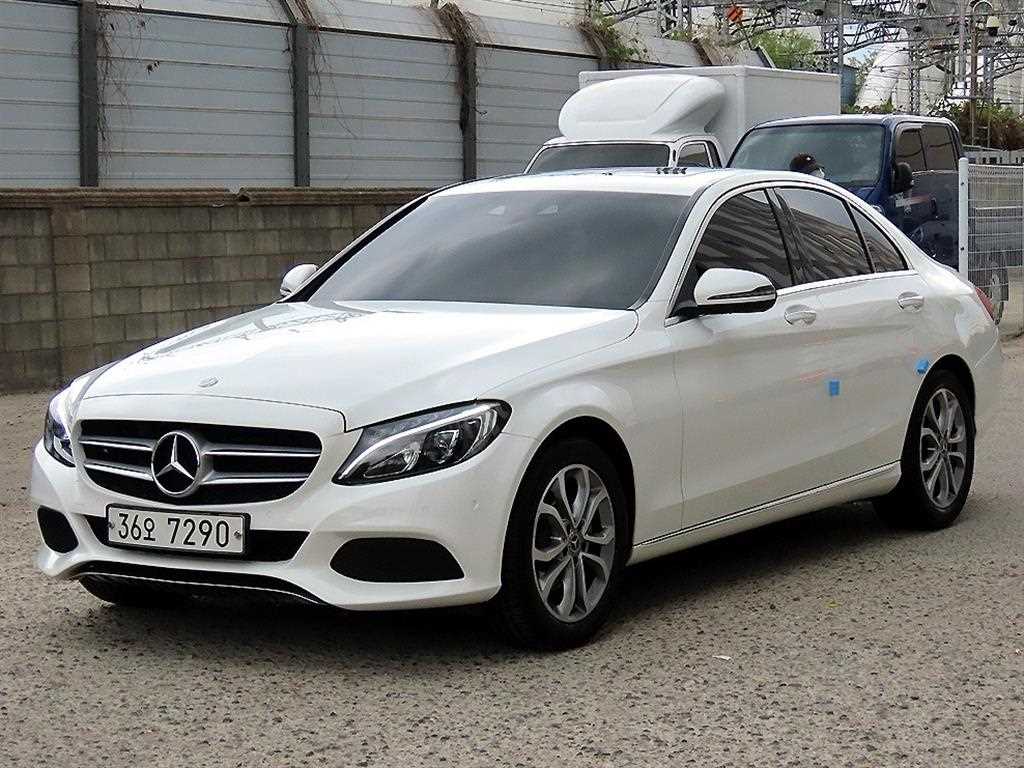 Mercedes Benz C Class - Vista 2