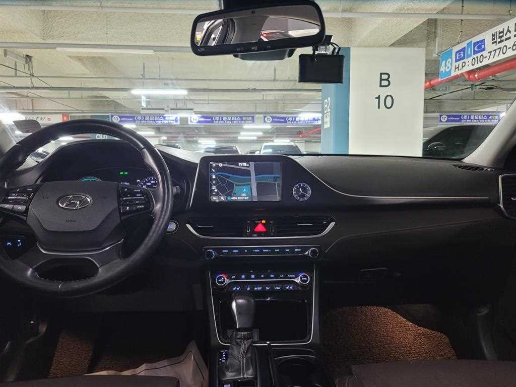 HYUNDAI Grandeur - Vista 5