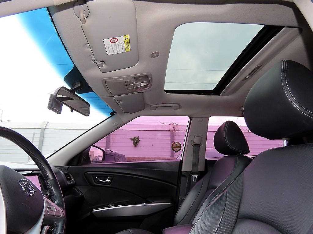 Ssangyong Tivoli 2016 Blanco - Importación desde Corea - HF Imports Iquique - Foto 17