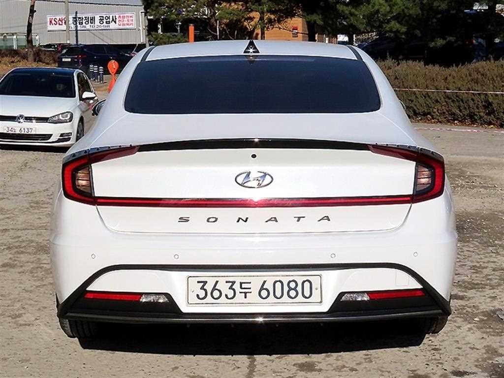HYUNDAI Sonata - Vista 4