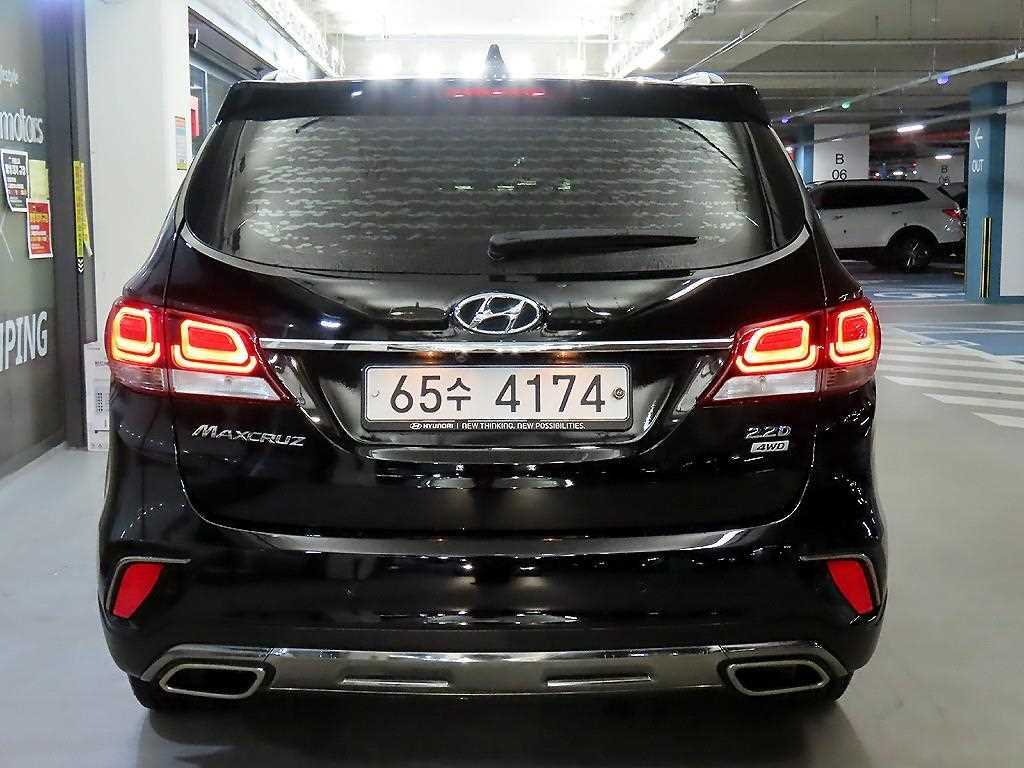 HYUNDAI Maxcruz - Vista 5