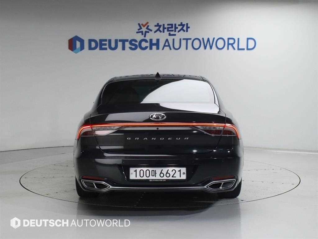 HYUNDAI Grandeur - Vista 5