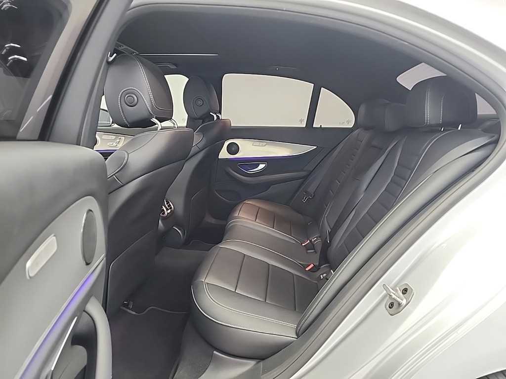 Mercedes Benz E class - Vista 12