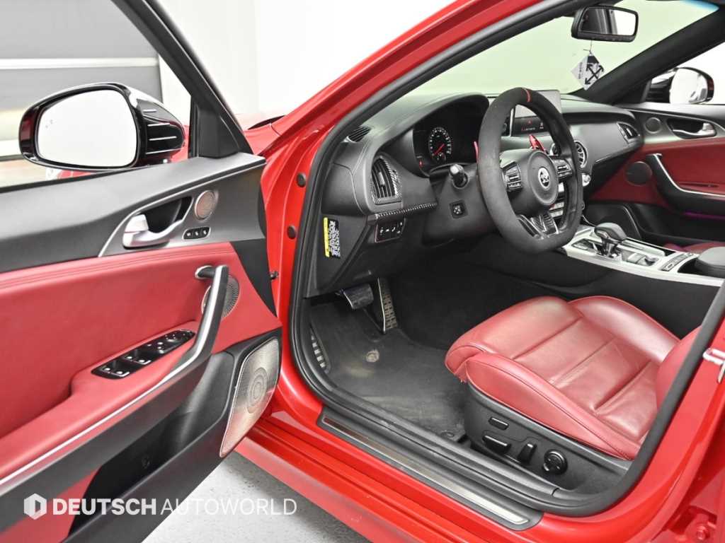 KIA Stinger - Vista 12
